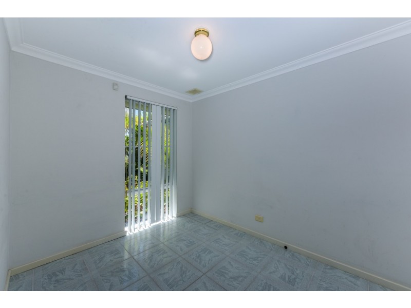 35 Warren Place, Dudley Park WA 6210