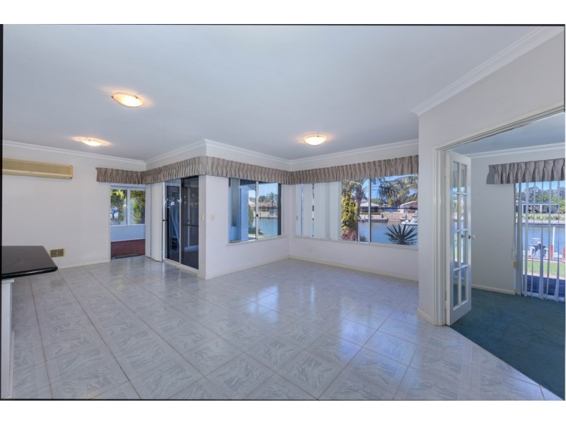 35 Warren Place, Dudley Park WA 6210