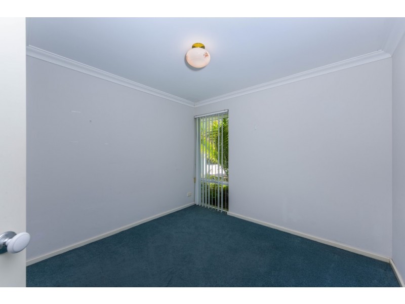 35 Warren Place, Dudley Park WA 6210