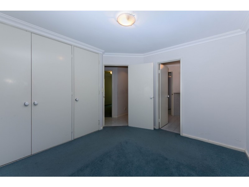 35 Warren Place, Dudley Park WA 6210