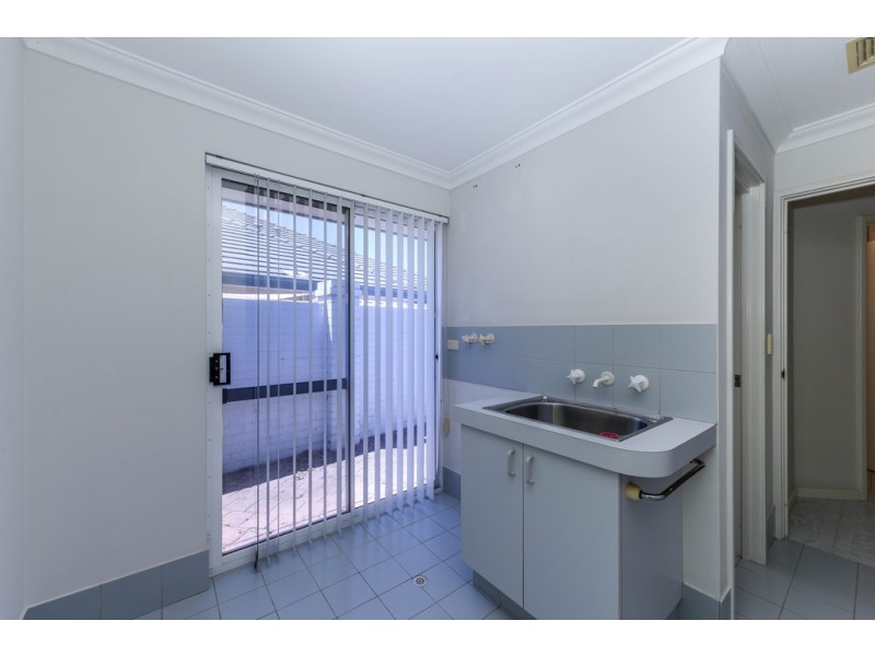 35 Warren Place, Dudley Park WA 6210