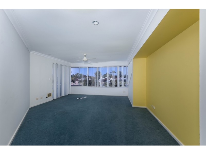 35 Warren Place, Dudley Park WA 6210