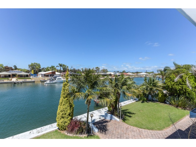 35 Warren Place, Dudley Park WA 6210