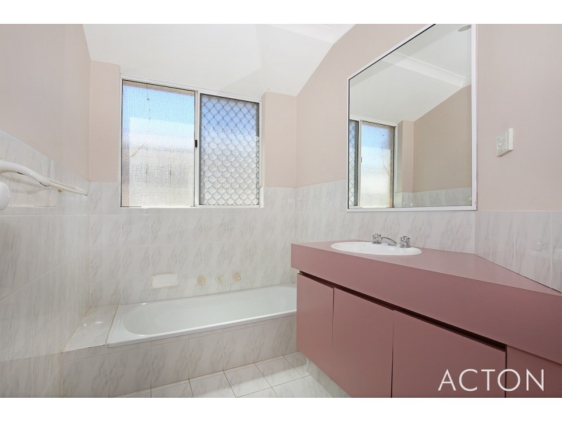 26 Waterside Drive, Dudley Park WA 6210