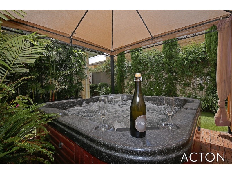 10 Dotterel Drive, Dudley Park WA 6210