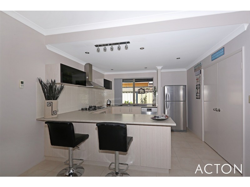 10 Dotterel Drive, Dudley Park WA 6210