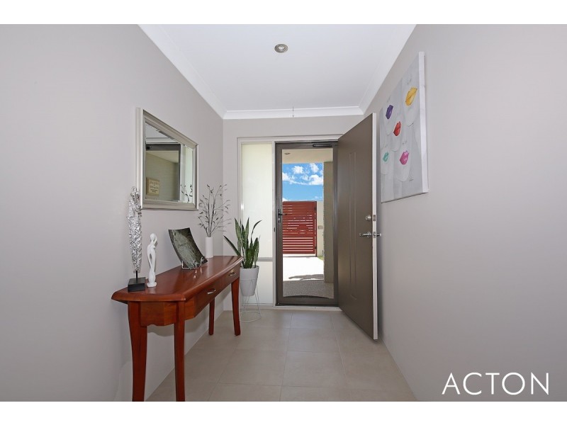 10 Dotterel Drive, Dudley Park WA 6210