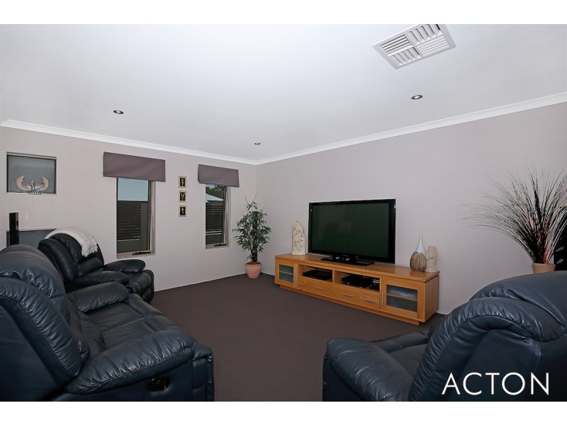 10 Dotterel Drive, Dudley Park WA 6210