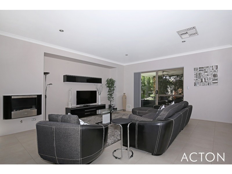 10 Dotterel Drive, Dudley Park WA 6210