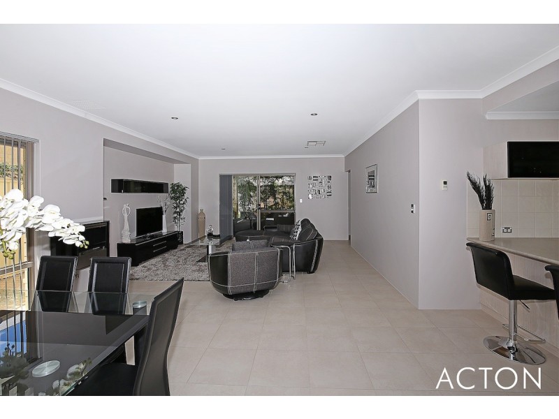 10 Dotterel Drive, Dudley Park WA 6210