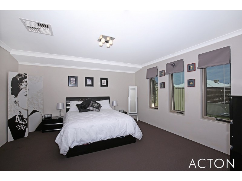 10 Dotterel Drive, Dudley Park WA 6210