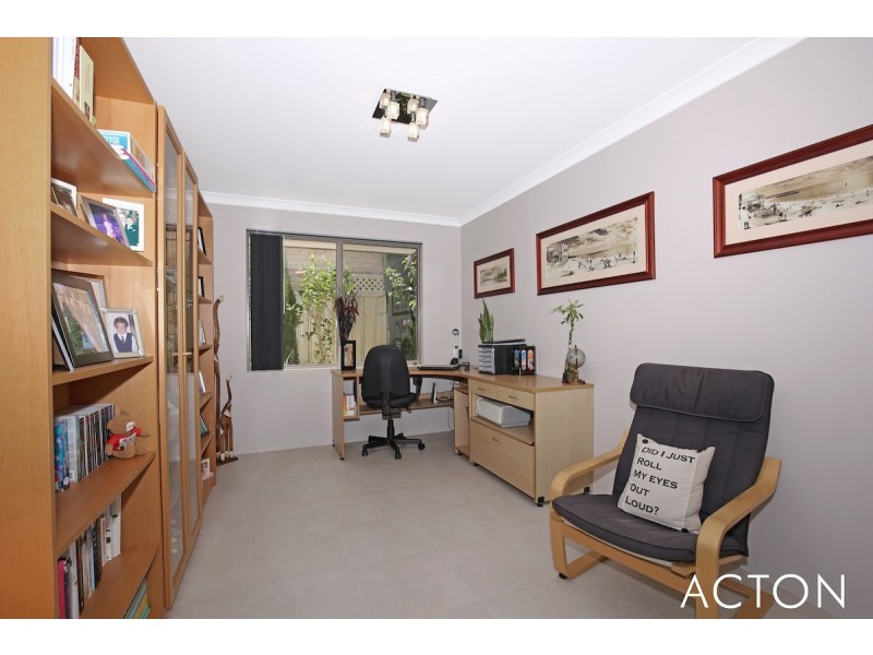 10 Dotterel Drive, Dudley Park WA 6210