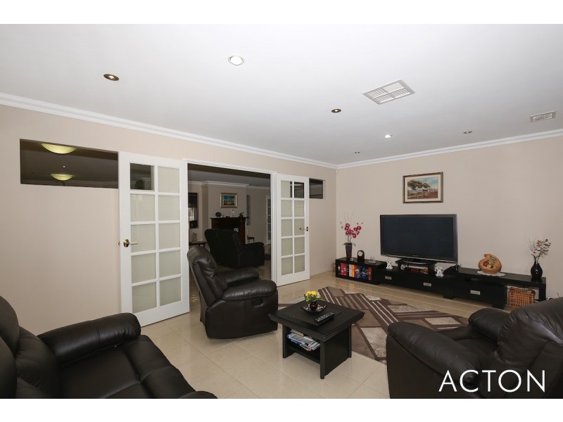 23 Cervantes Drive, Erskine WA 6210