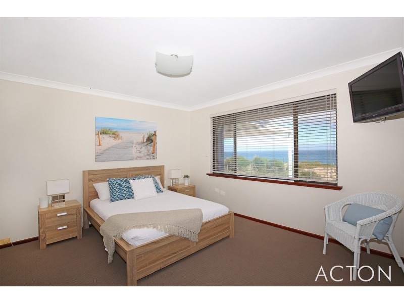 1/56 Halls Head Parade, Halls Head WA 6210