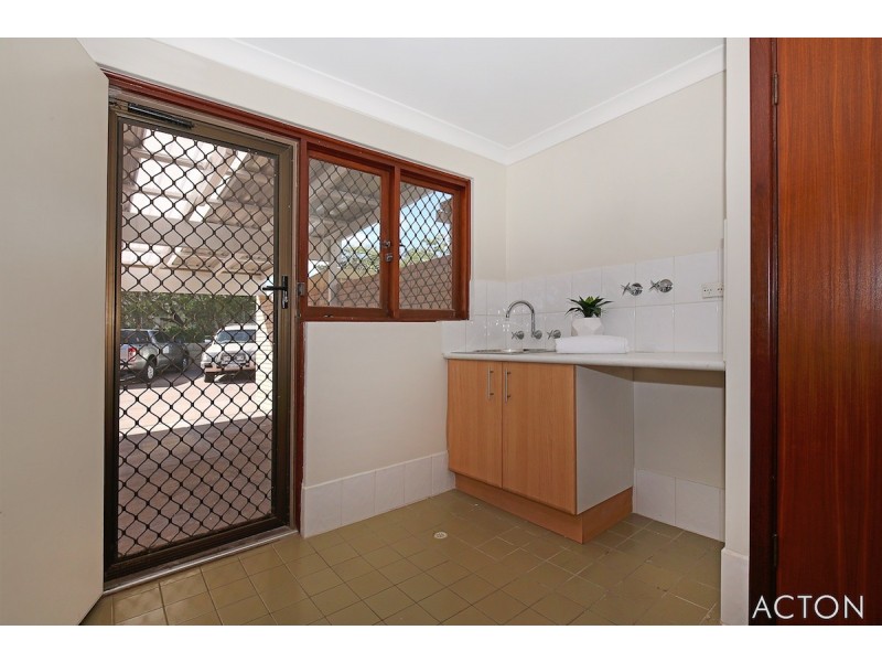 1/56 Halls Head Parade, Halls Head WA 6210