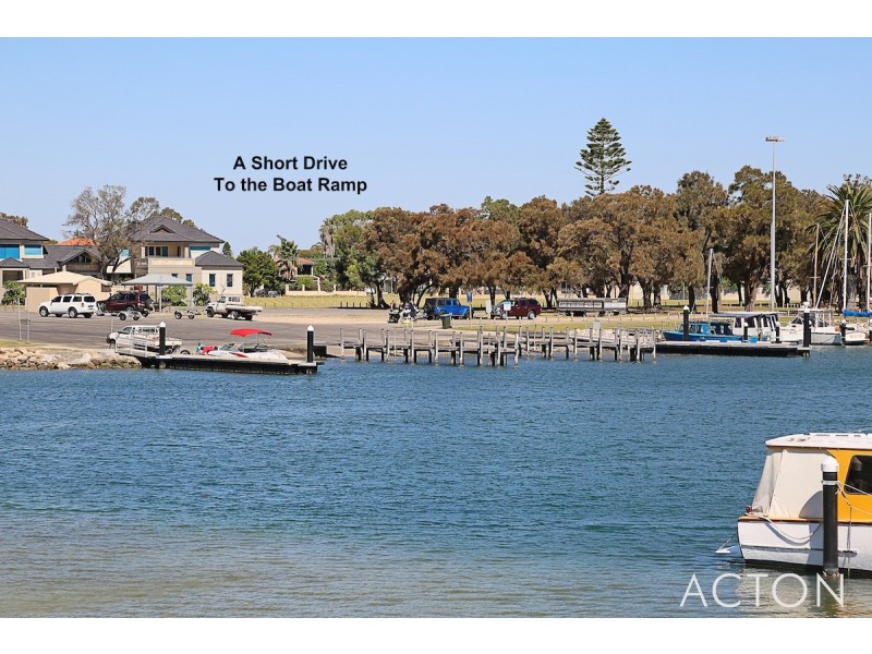 1/56 Halls Head Parade, Halls Head WA 6210