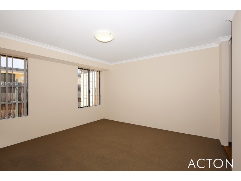 22 Anhinga Trail, Dudley Park WA 6210