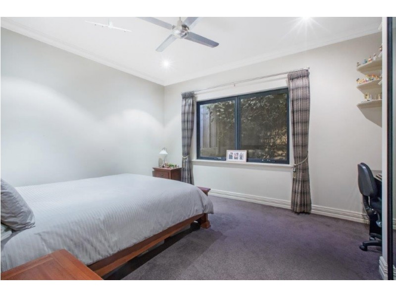 8 Torwood Edge, Halls Head WA 6210