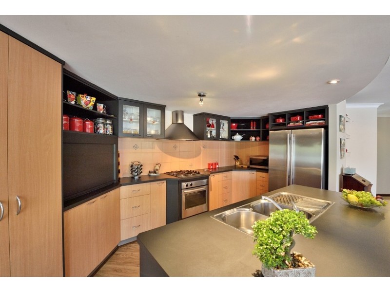 2 Darwin Terrace, Dudley Park WA 6210