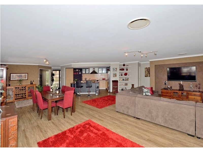 2 Darwin Terrace, Dudley Park WA 6210