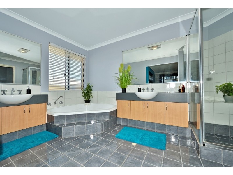 2 Darwin Terrace, Dudley Park WA 6210