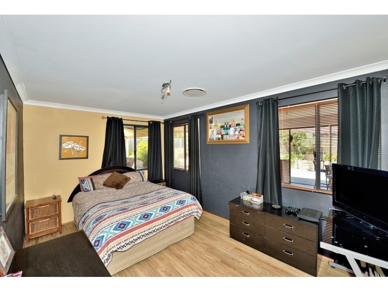 2 Darwin Terrace, Dudley Park WA 6210