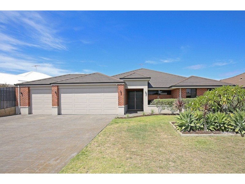 10 Marsdenia Road, Halls Head WA 6210