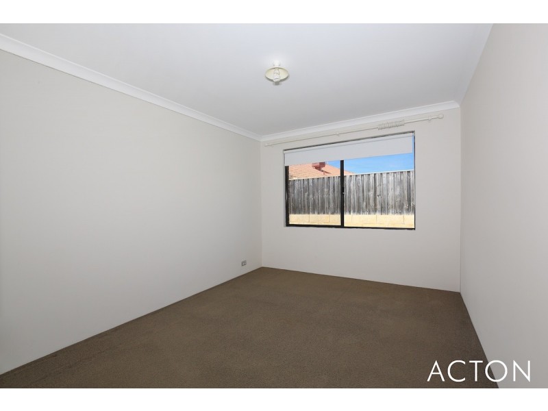 10 Marsdenia Road, Halls Head WA 6210