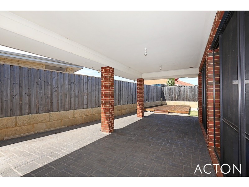 10 Marsdenia Road, Halls Head WA 6210