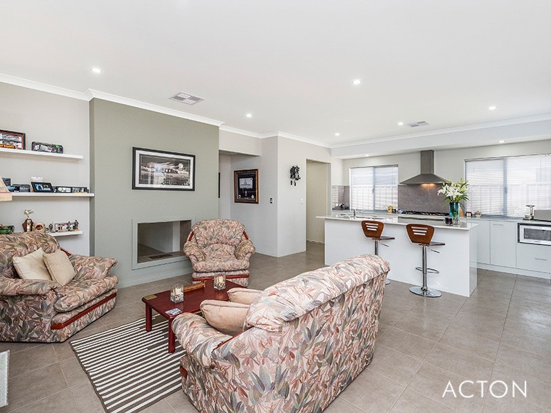 14 Headingley Link, Meadow Springs WA 6210