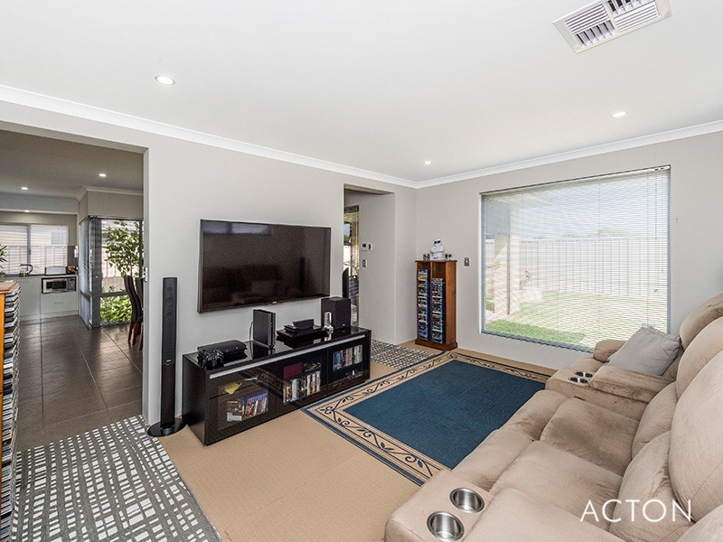 14 Headingley Link, Meadow Springs WA 6210