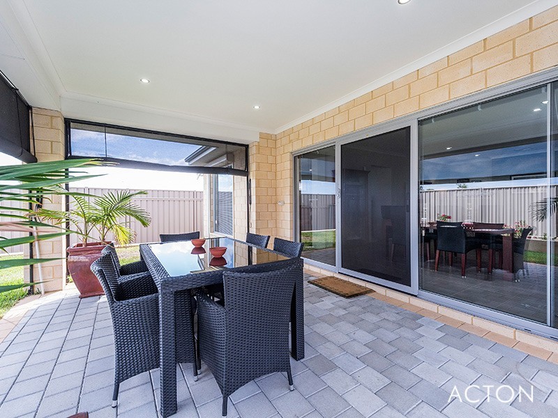 14 Headingley Link, Meadow Springs WA 6210