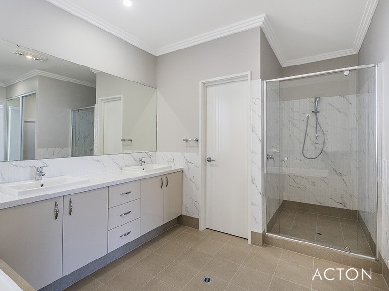 115 Waterlily Drive, Dudley Park WA 6210