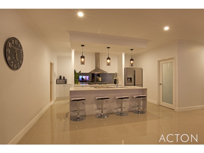 20 Bridgewater Boulevard, Erskine WA 6210