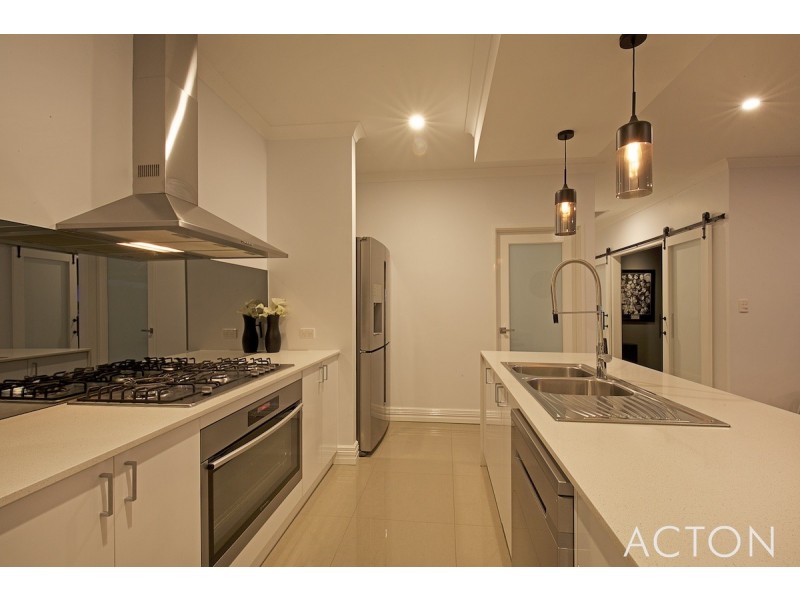 20 Bridgewater Boulevard, Erskine WA 6210