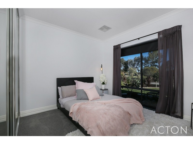 20 Bridgewater Boulevard, Erskine WA 6210