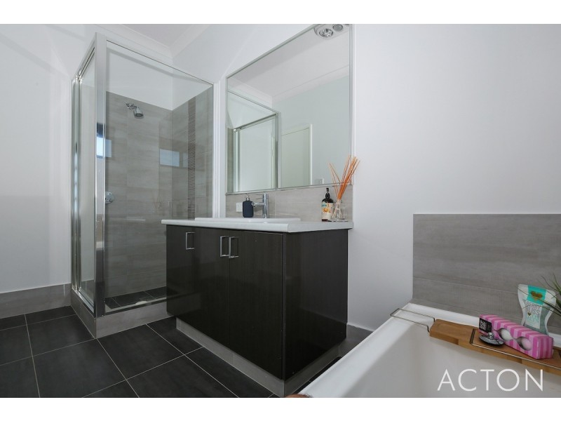 20 Bridgewater Boulevard, Erskine WA 6210