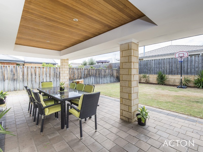 61 Karon Vista, Halls Head WA 6210