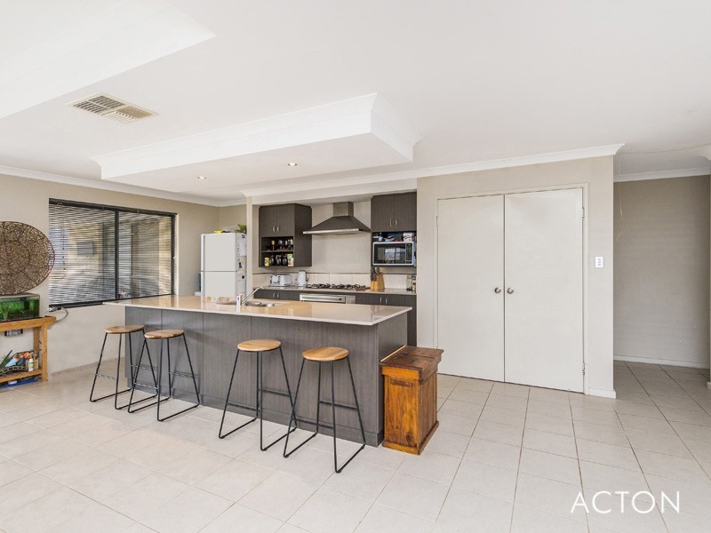 61 Karon Vista, Halls Head WA 6210