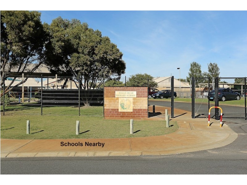 61 Karon Vista, Halls Head WA 6210