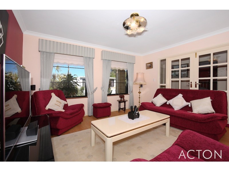 35 Dampier Avenue, Falcon WA 6210