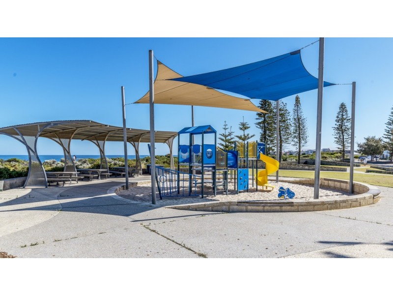 25/150 Boardwalk Boulevard, Halls Head WA 6210