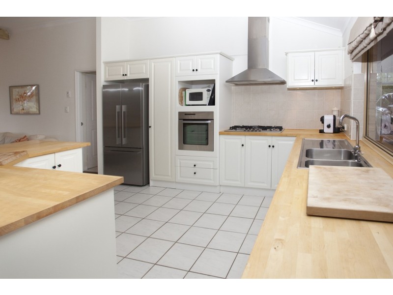 22 Eyre Close, Barragup WA 6209