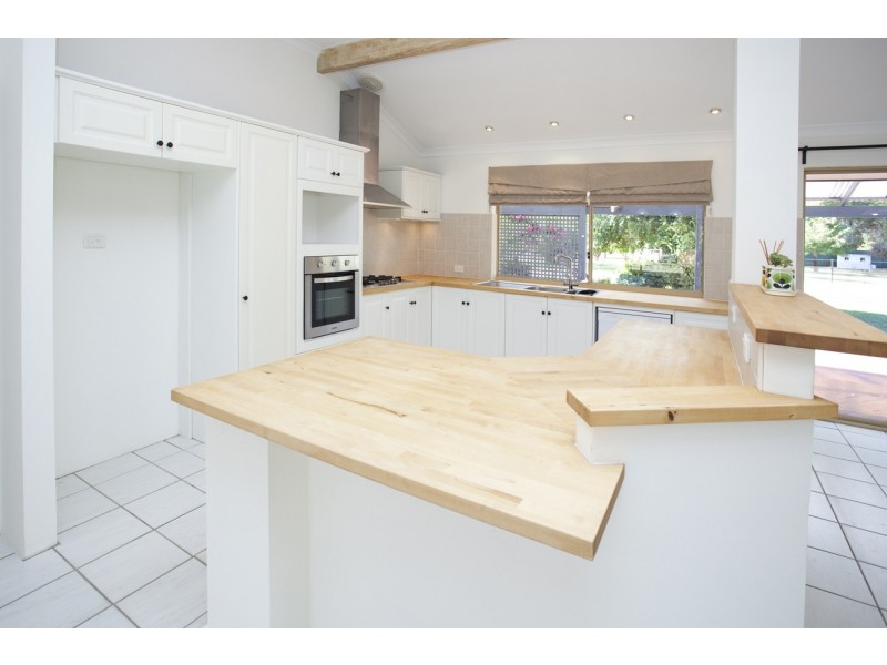 22 Eyre Close, Barragup WA 6209