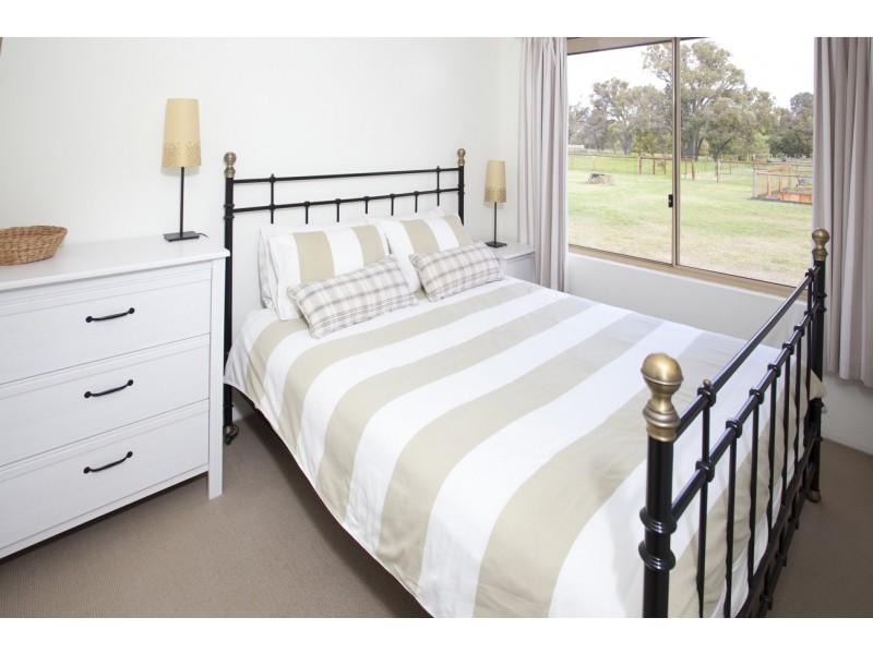 22 Eyre Close, Barragup WA 6209