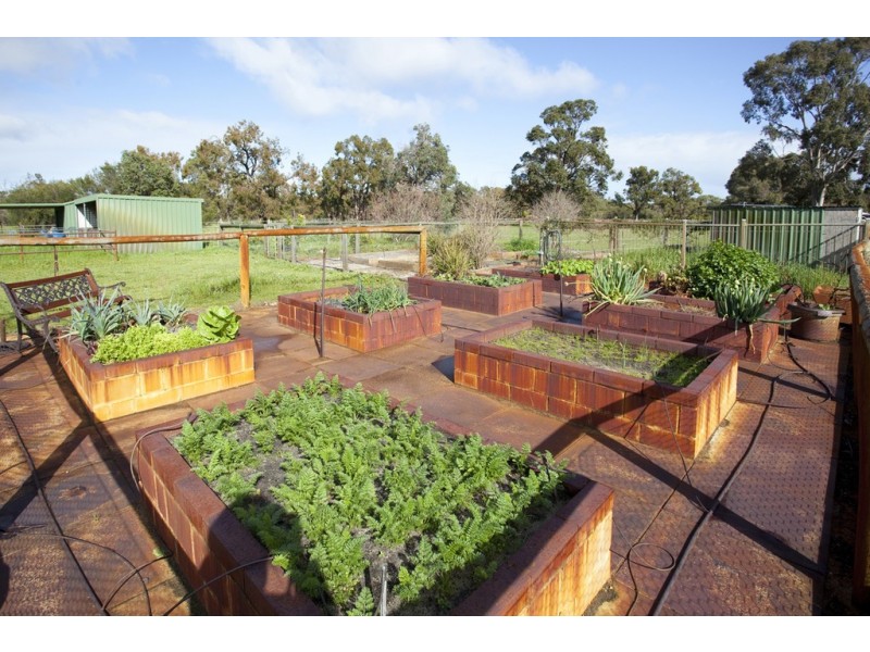 22 Eyre Close, Barragup WA 6209