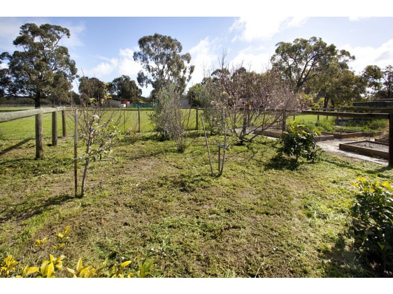 22 Eyre Close, Barragup WA 6209