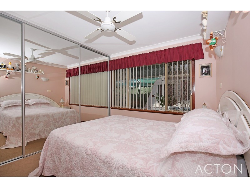 27 Woolah Place, South Yunderup WA 6208