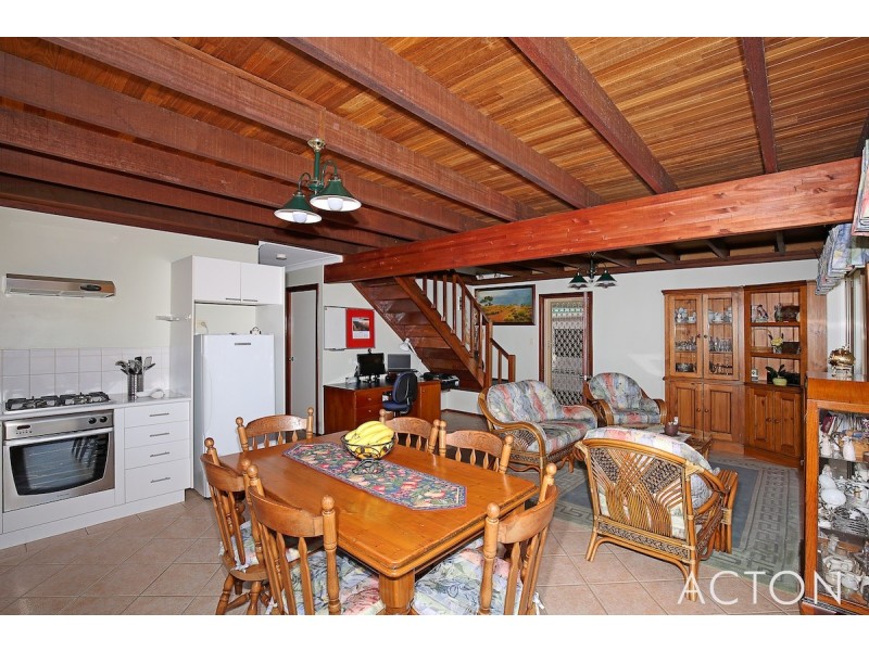 27 Woolah Place, South Yunderup WA 6208