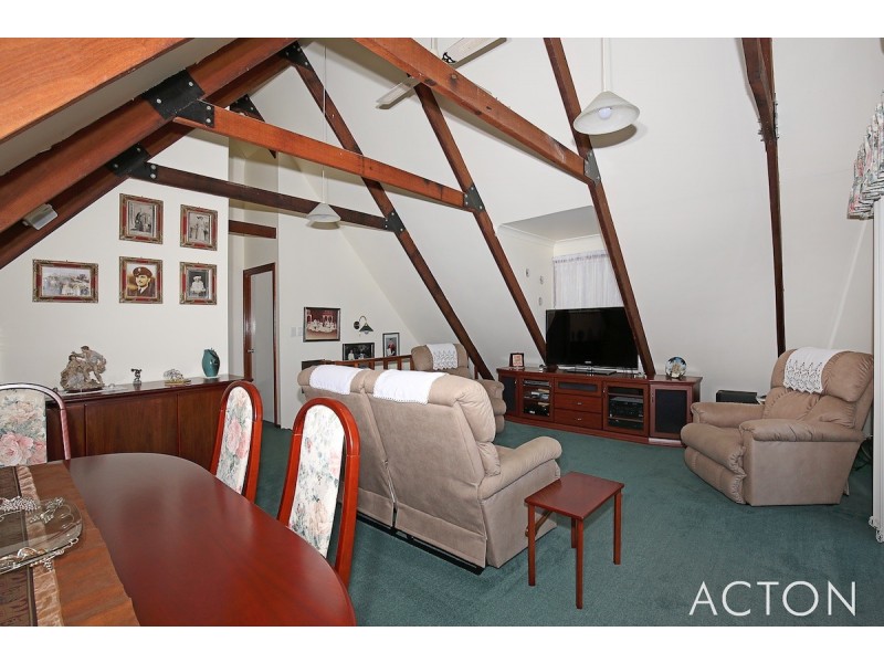 27 Woolah Place, South Yunderup WA 6208